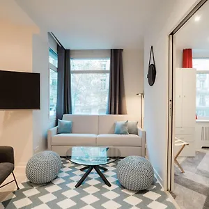 Apartment Cocteau : Au Cœur De La Rive Gauche, Neuf, Design, 2/4/6 Personnes, Paris